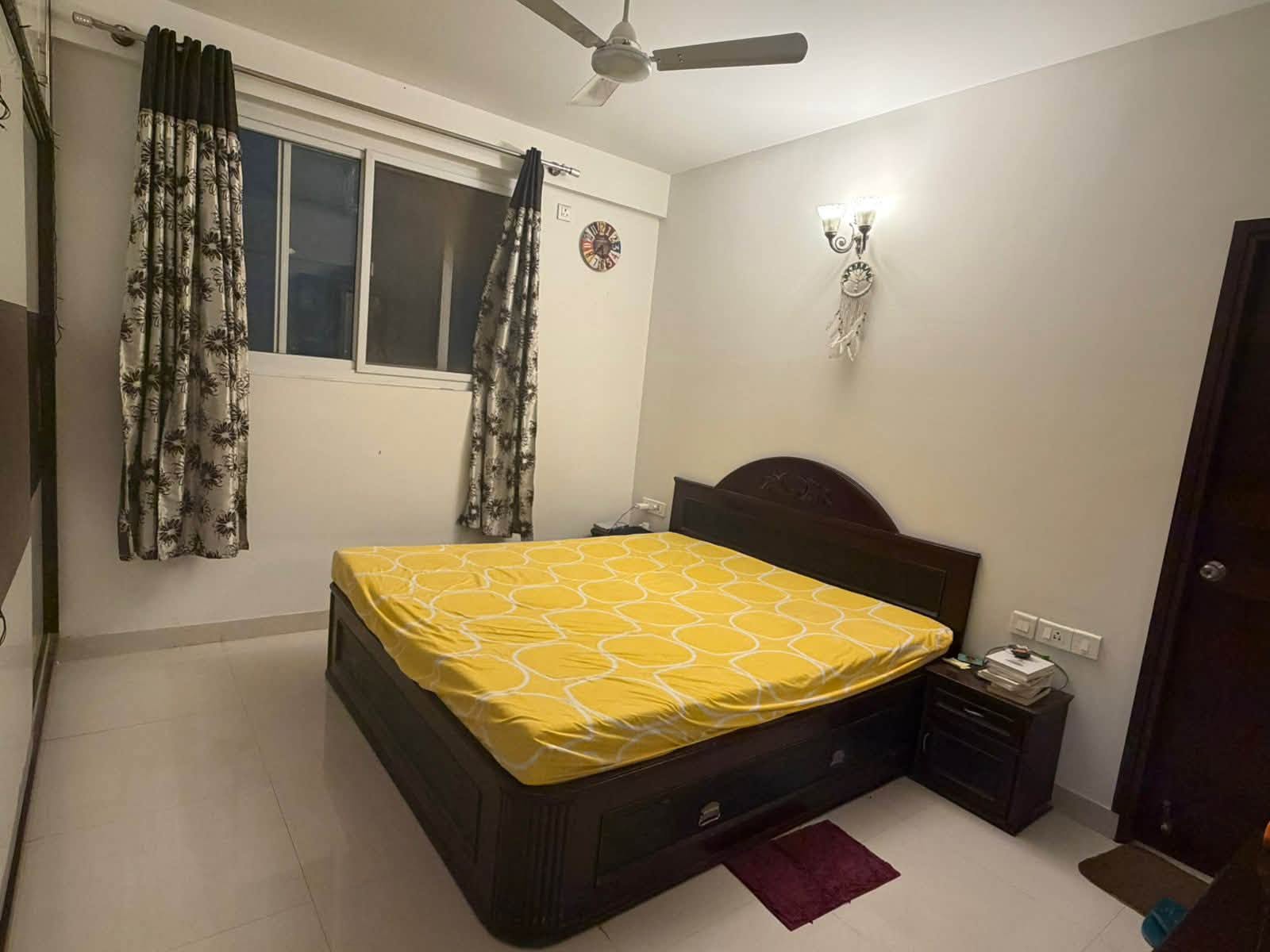 Private room in 3 BHK Klassic Landmark