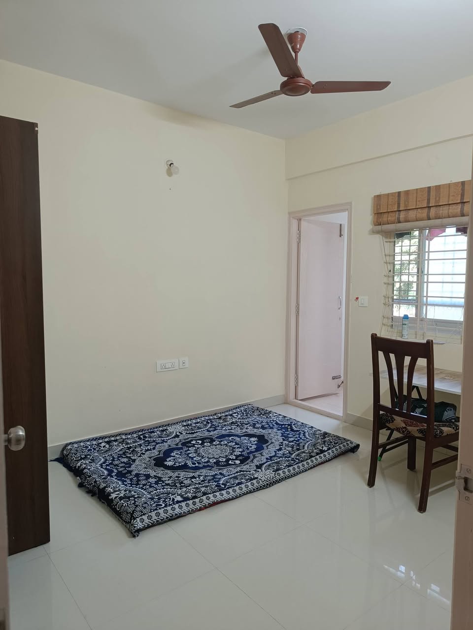 Private Room in 2 BHK, Vijaya Bank Layout, Bilekahalli, Bengaluru — photo 1