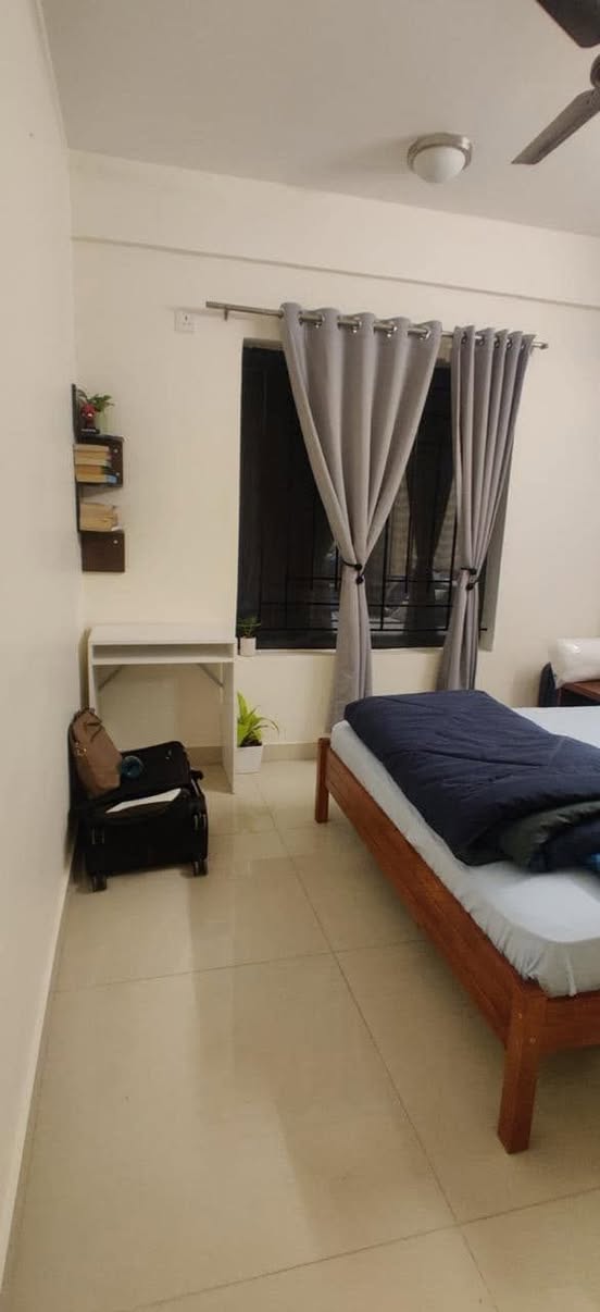 Private Room in Vegetarian House (Female Flatmate Wanted)