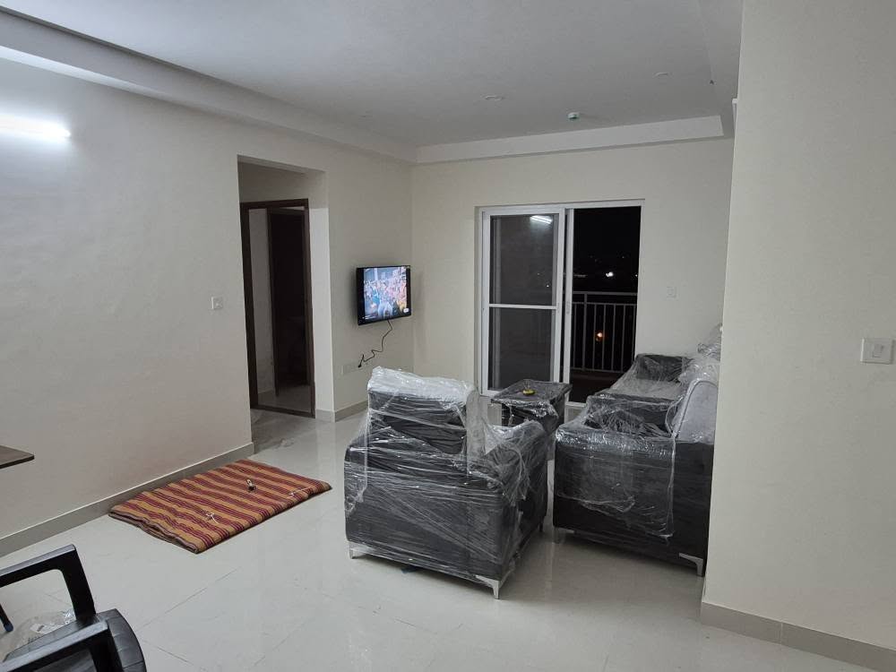 Fully Furnished 2BHK with Lake View in Monarch Aqua, KR Puram, KR Puram, Bengaluru — photo 2