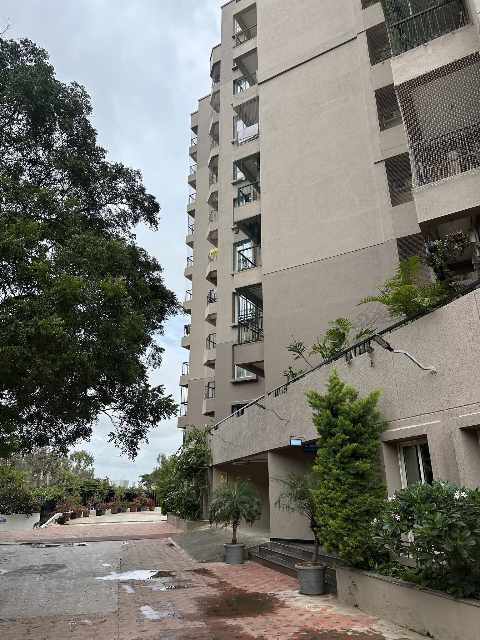 Private Room in 3 BHK, Aratt Adora, Sarjapur Road, Bengaluru — photo 1
