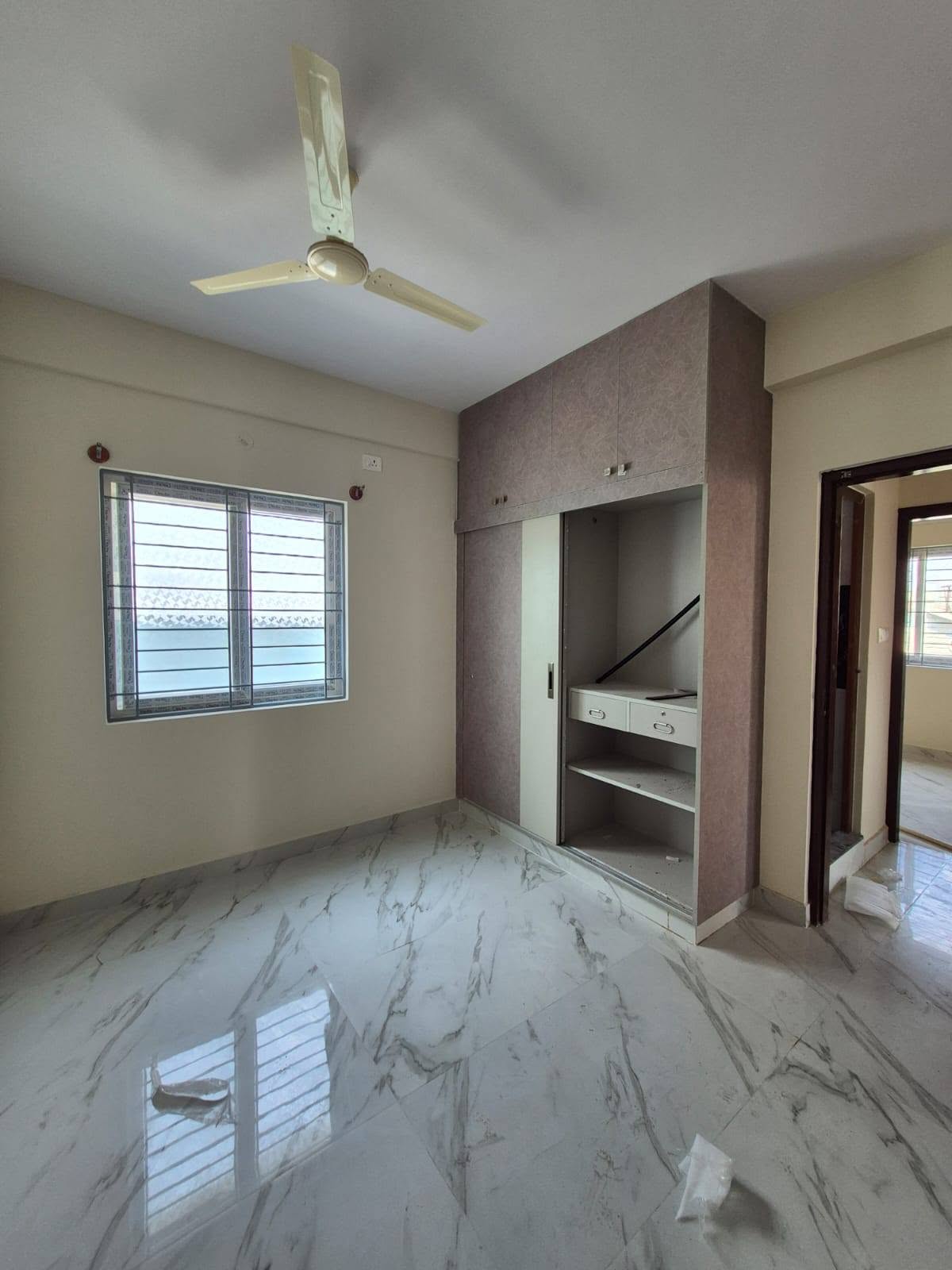 2 BHK Semi Furnished Flat in Kudlu Gate, Kudlu Gate, Bengaluru — photo 2