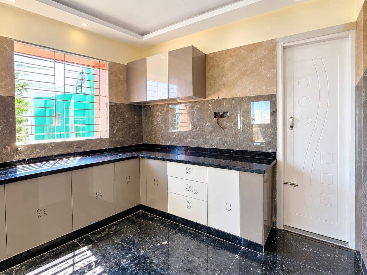 Premium 1 BHK Near HSR Layout, Kudlu Gate, HSR Layout, Bengaluru — photo 1