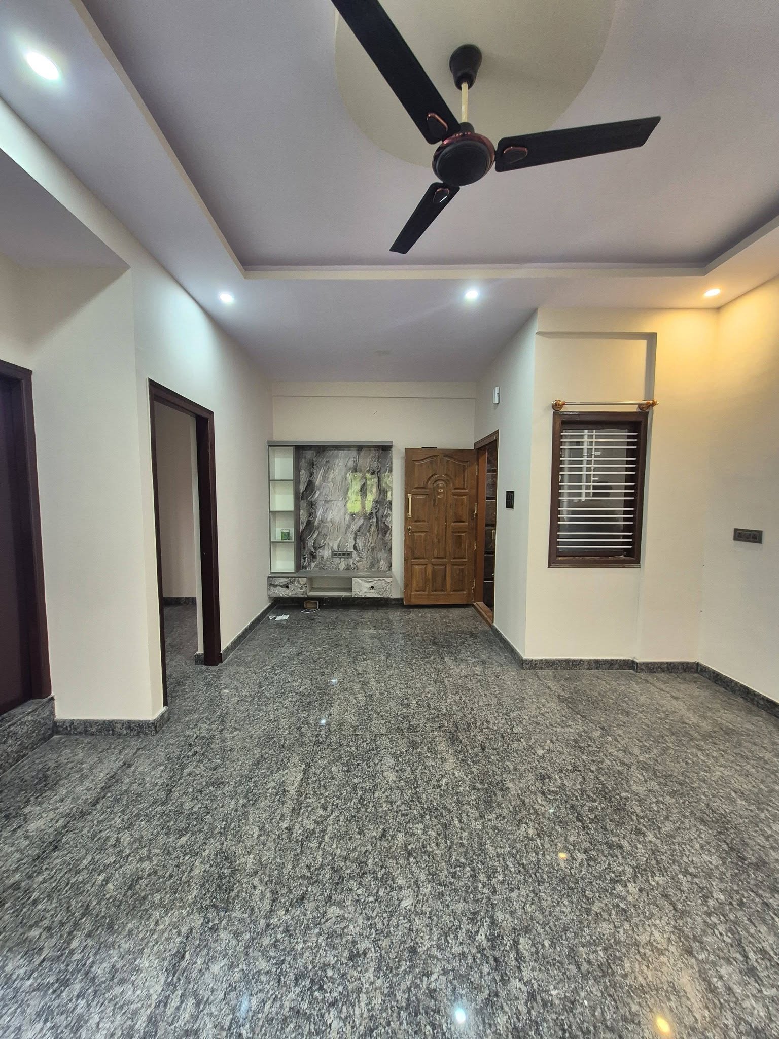1 BHK Flat for Rent in Kudlu Gate, Near HSR Layout