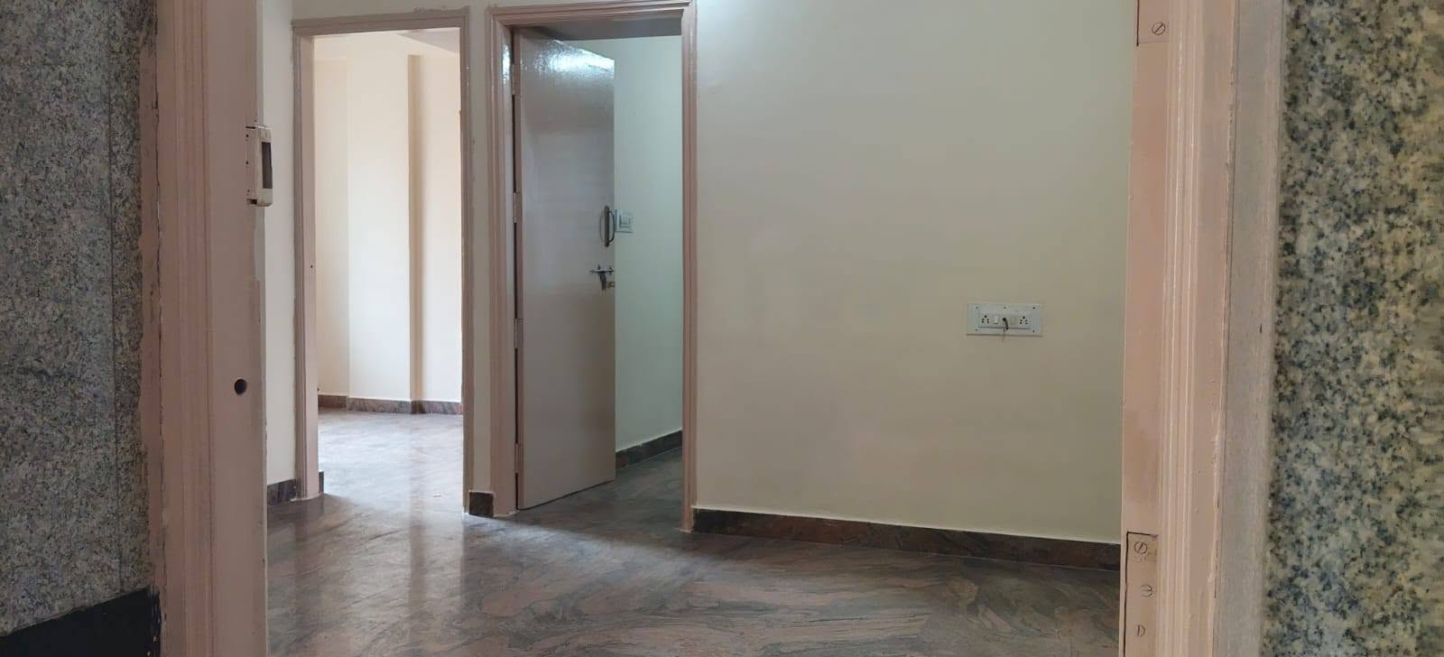 2 BHK in Teacher's Colony