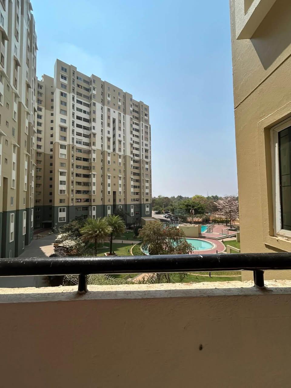 Private Room in 3BHK, Ozone Evergreen, Haralur, Bengaluru — photo 1
