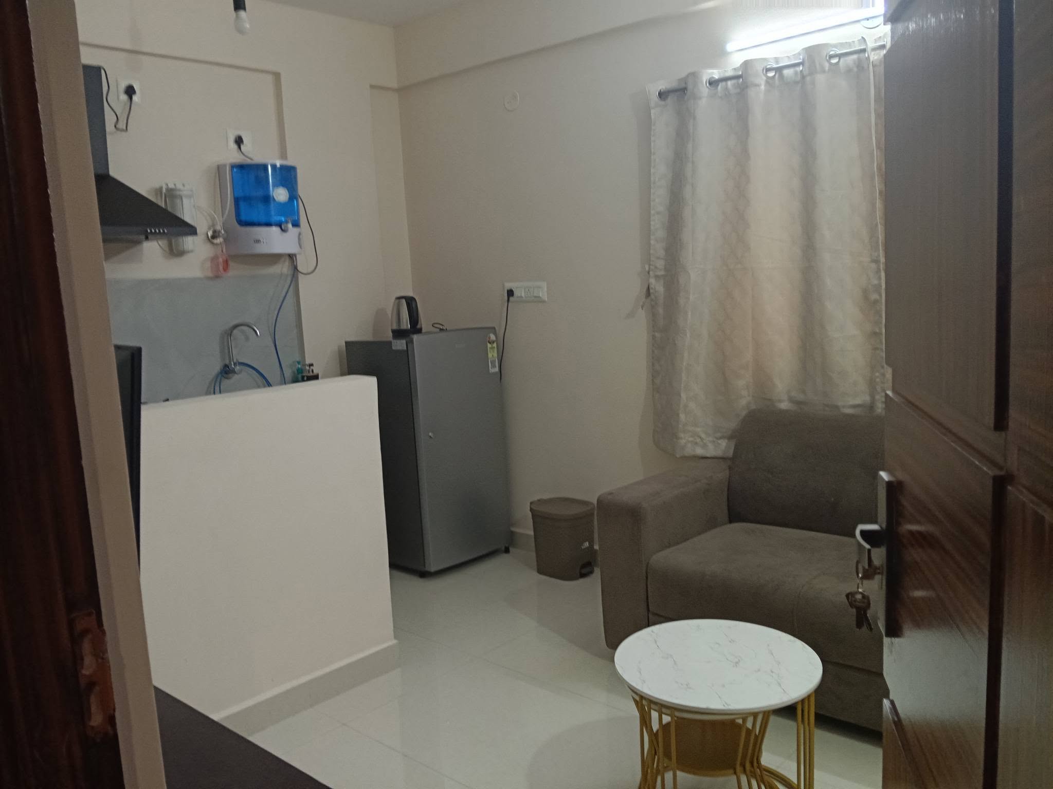 Fully Furnished 1 BHK Flat – Koramangala 1st Block, Koramangala, Bengaluru — photo 2