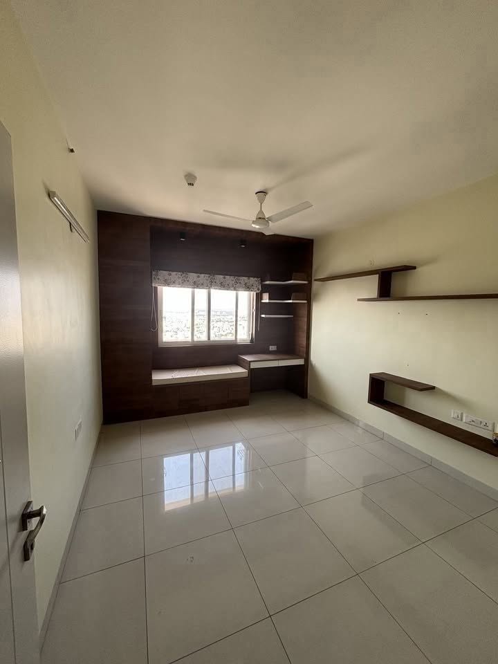 Private Room in 3 BHK, Salarpuria Cadenza, Hosur Road, Bengaluru — photo 1