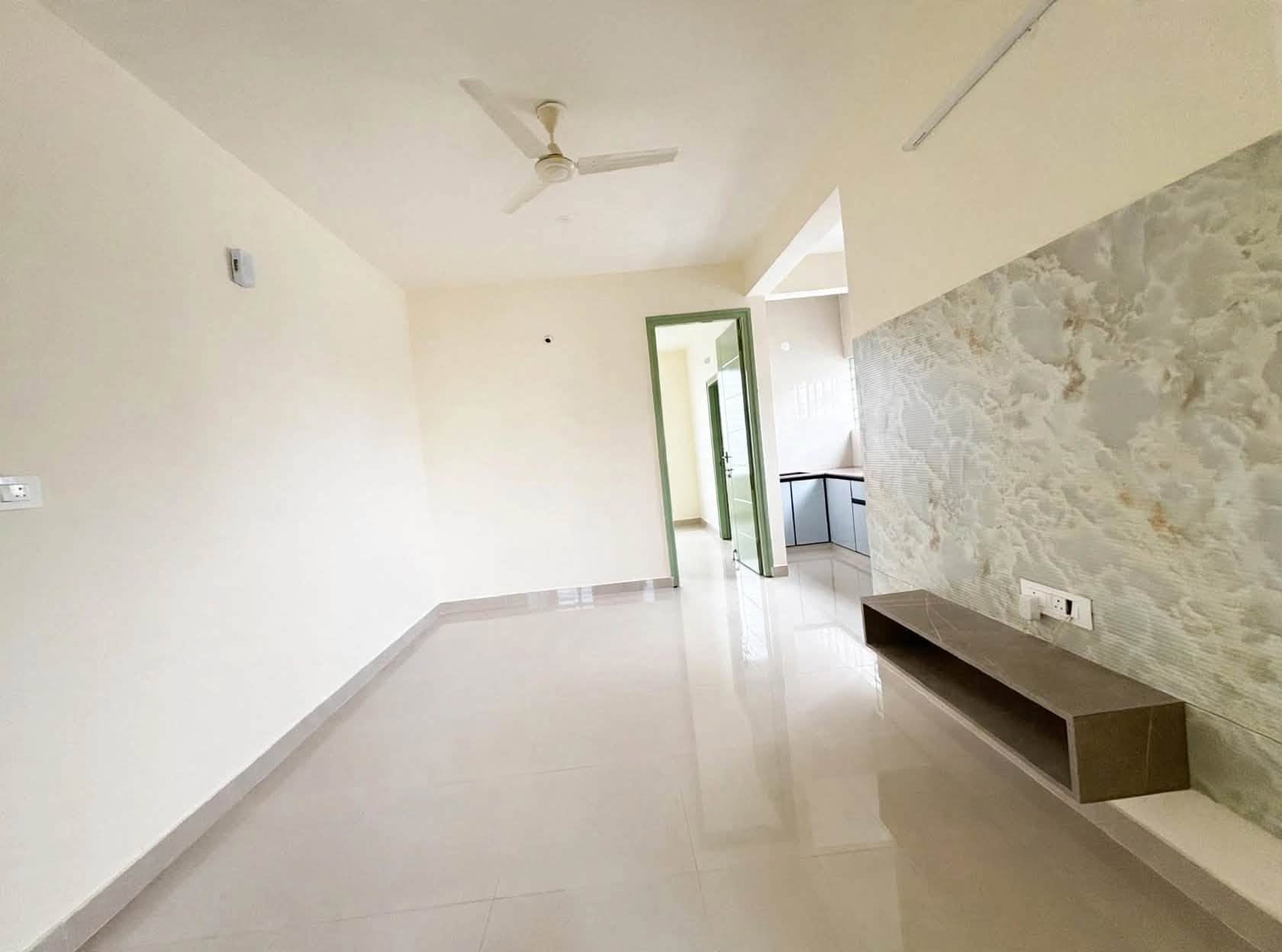 2 BHK in Kudlu Gate, Near HSR Layout, Kudlu Gate, Bengaluru — photo 2