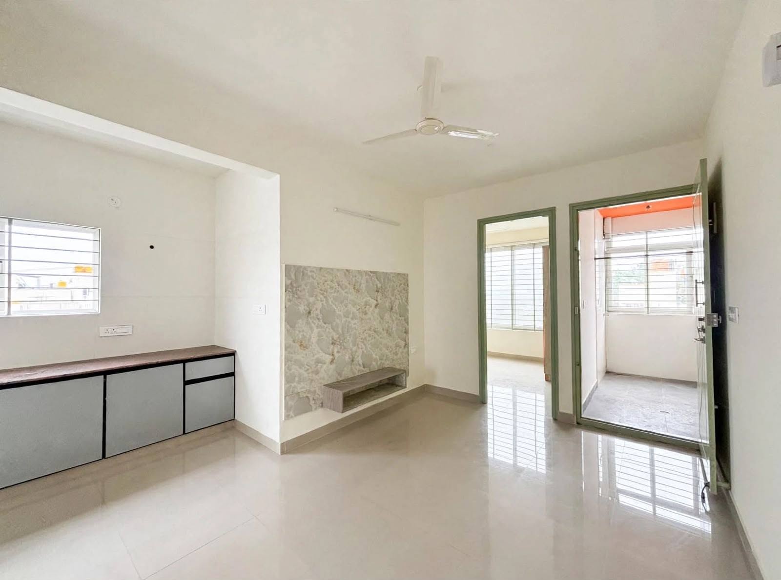 2BHK Flat in Kudlu Gate near HSR Layout, Kudlu Gate, Bengaluru — photo 2