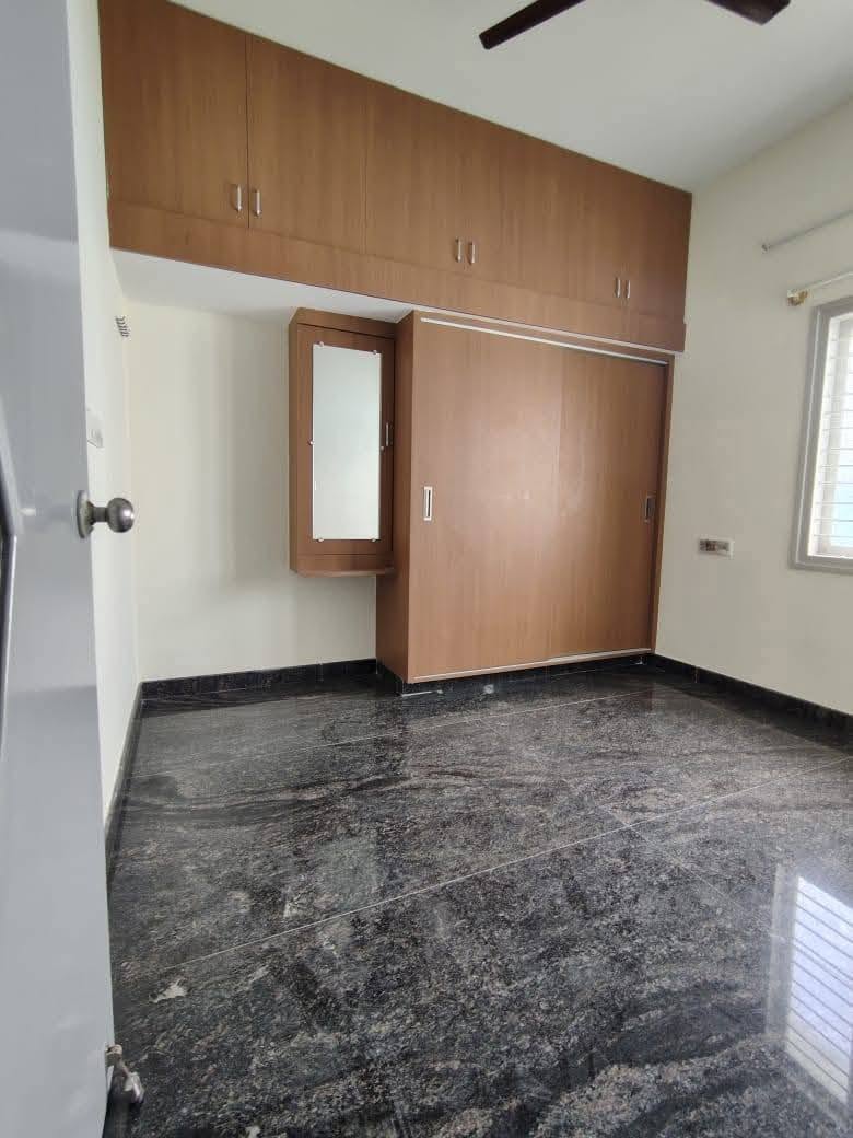 2 BHK Flat in Kudlu Gate near HSR Layout, Kudlu Gate, Bengaluru — photo 2
